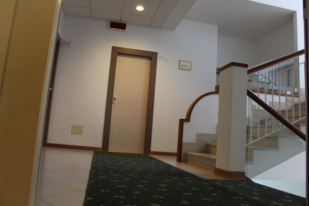 Hotel Massimo Риччоне Экстерьер фото